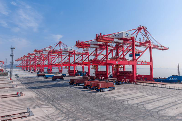 上海这个全自动化码头"中国制造"出镜率高,昼夜吞吐超万箱