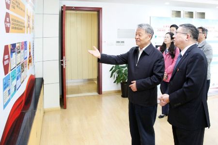 杨1.jpg